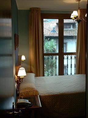 Double Room,1894003:JPEG